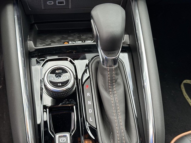 GMC Canyon Vehicle Full-screen Gallery Image 20