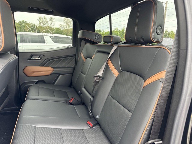 GMC Canyon Vehicle Full-screen Gallery Image 23