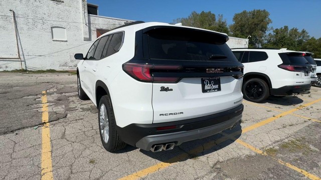 GMC Acadia Vehicle Full-screen Gallery Image 08