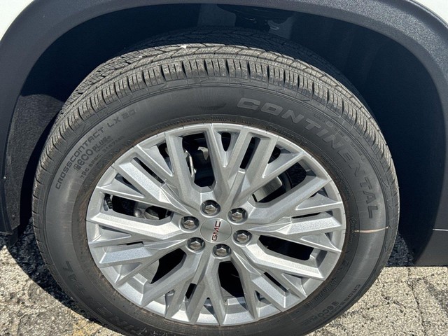 GMC Acadia Vehicle Full-screen Gallery Image 10