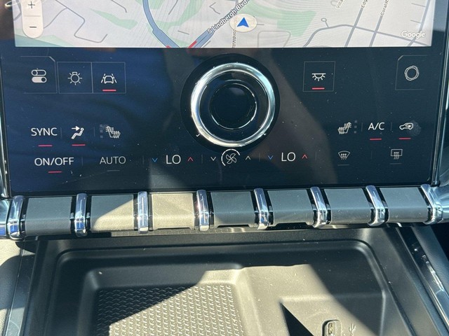 GMC Acadia Vehicle Full-screen Gallery Image 19