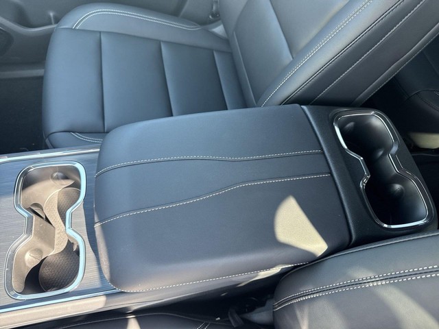 GMC Acadia Vehicle Full-screen Gallery Image 21