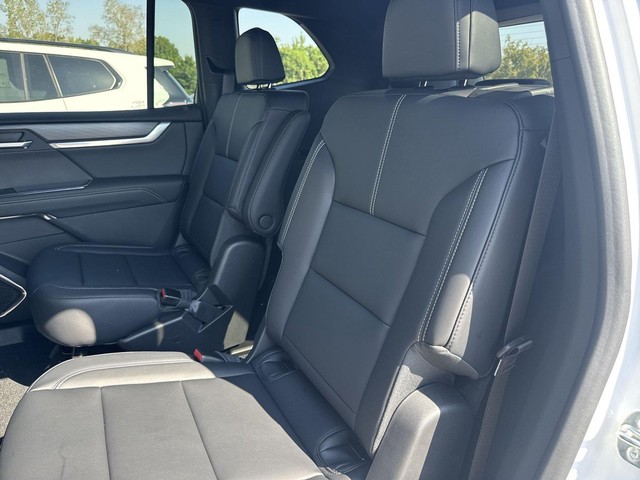 GMC Acadia Vehicle Full-screen Gallery Image 22