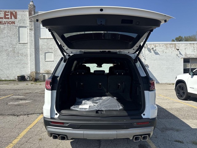 GMC Acadia Vehicle Full-screen Gallery Image 24