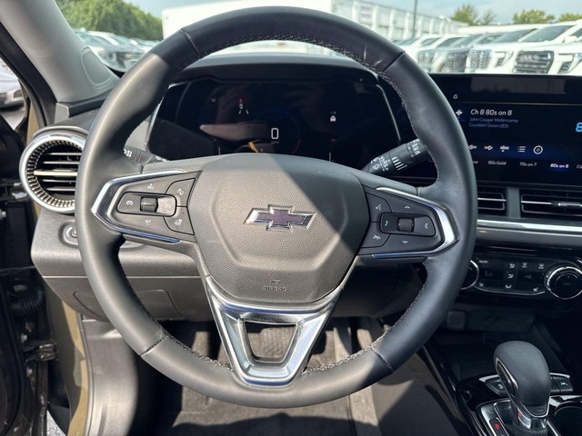 Chevrolet Trax Vehicle Full-screen Gallery Image 14