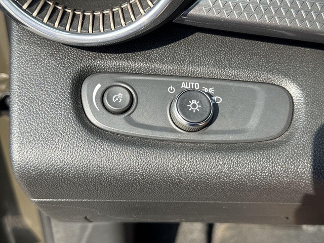 Chevrolet Trax Vehicle Full-screen Gallery Image 21