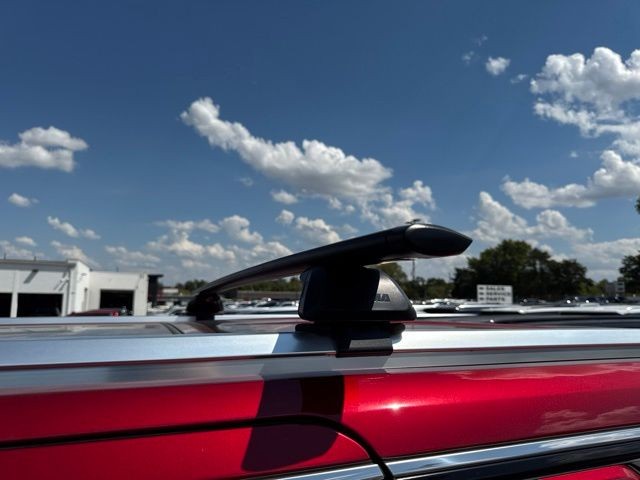 GMC Yukon Vehicle Full-screen Gallery Image 15