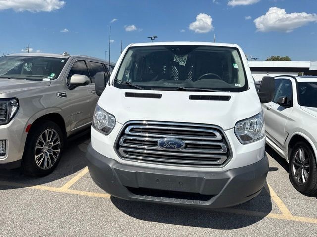 Ford Transit Van Vehicle Full-screen Gallery Image 06