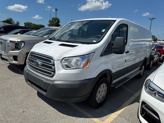 Ford Transit Van Vehicle Full-screen Gallery Image 09