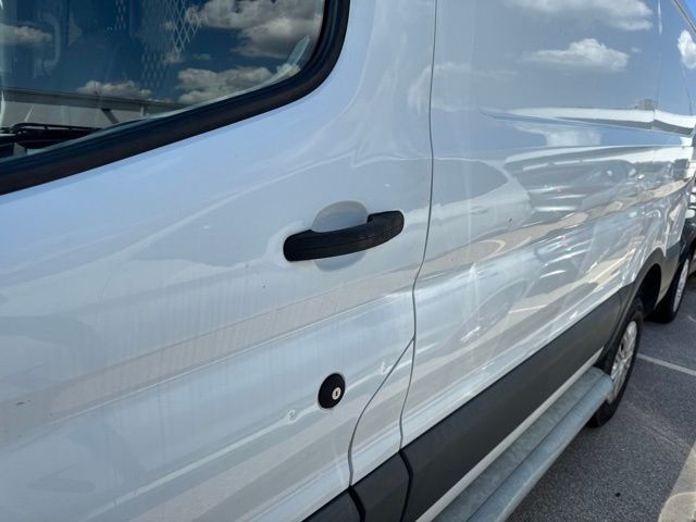 Ford Transit Van Vehicle Full-screen Gallery Image 11
