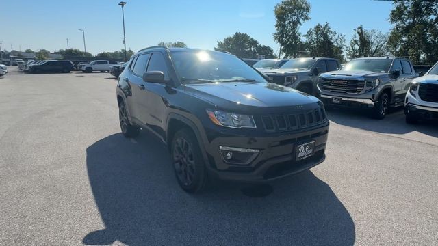 Jeep Compass Vehicle Full-screen Gallery Image 03