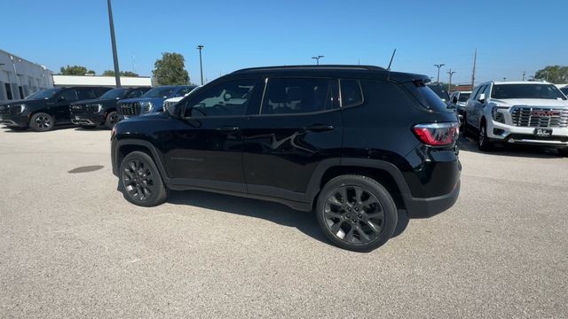 Jeep Compass Vehicle Full-screen Gallery Image 09