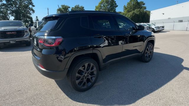 Jeep Compass Vehicle Full-screen Gallery Image 11