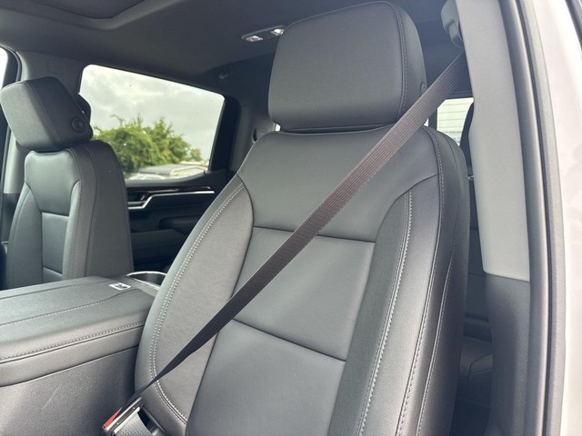 GMC Sierra 1500 Vehicle Full-screen Gallery Image 11
