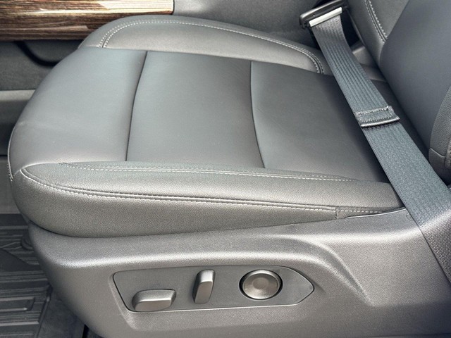 GMC Sierra 1500 Vehicle Full-screen Gallery Image 12