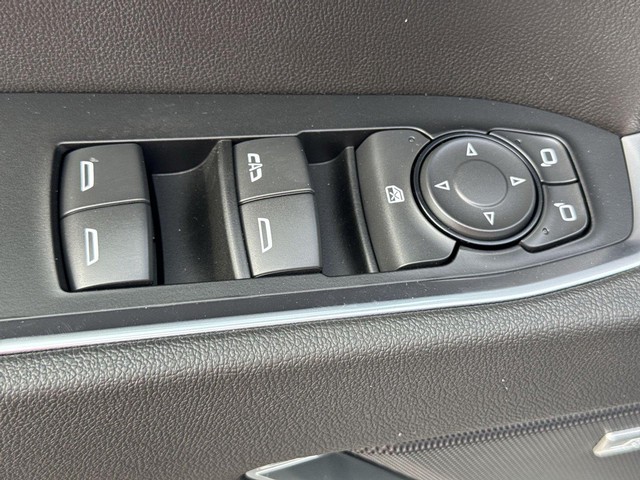 GMC Sierra 1500 Vehicle Full-screen Gallery Image 13
