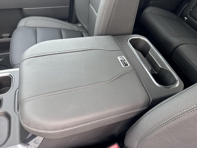 GMC Sierra 1500 Vehicle Full-screen Gallery Image 21