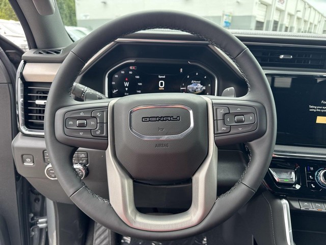 GMC Sierra 1500 Vehicle Full-screen Gallery Image 14