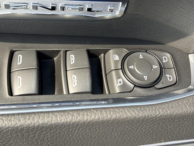 GMC Sierra 1500 Vehicle Full-screen Gallery Image 13