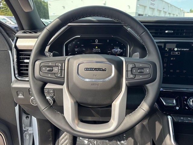 GMC Sierra 1500 Vehicle Full-screen Gallery Image 14