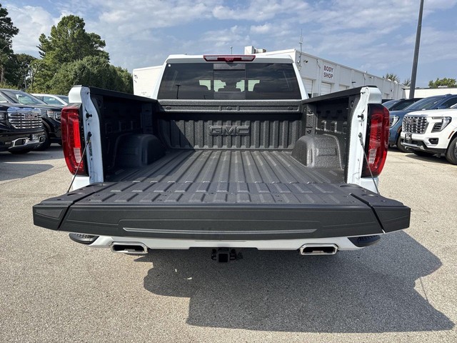 GMC Sierra 1500 Vehicle Full-screen Gallery Image 24
