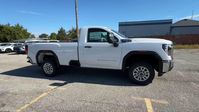 GMC Sierra 2500HD Vehicle Full-screen Gallery Image 03