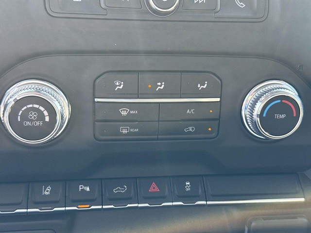 GMC Sierra 2500HD Vehicle Full-screen Gallery Image 18