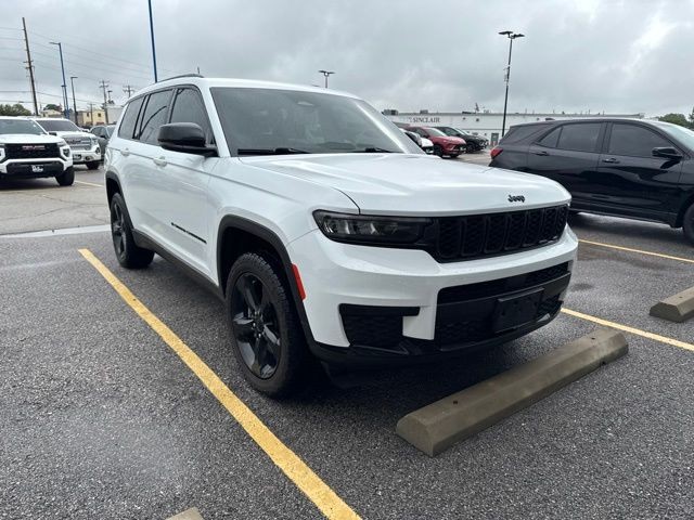 Jeep Grand Cherokee L Vehicle Full-screen Gallery Image 05
