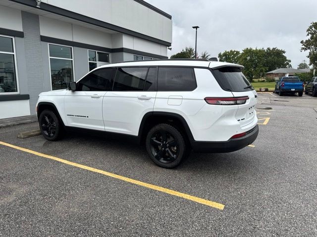 Jeep Grand Cherokee L Vehicle Full-screen Gallery Image 14