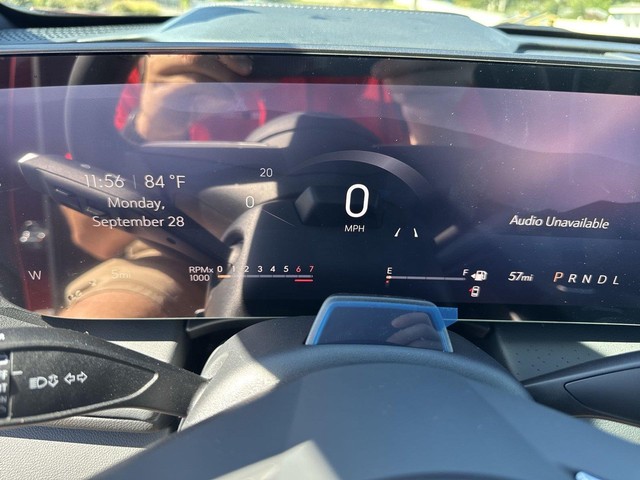 Buick Enclave Vehicle Full-screen Gallery Image 15