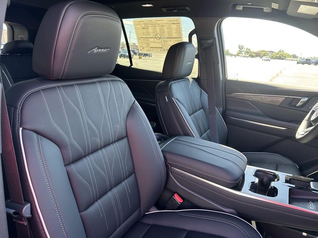 Buick Enclave Vehicle Full-screen Gallery Image 26