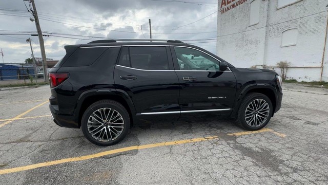 GMC Terrain Vehicle Full-screen Gallery Image 02