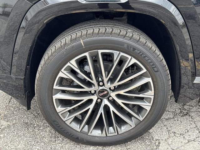 GMC Terrain Vehicle Full-screen Gallery Image 10