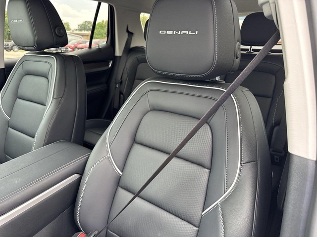 GMC Terrain Vehicle Full-screen Gallery Image 11