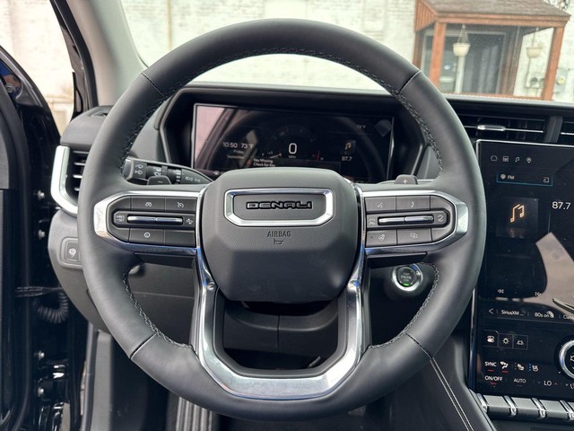 GMC Terrain Vehicle Full-screen Gallery Image 13