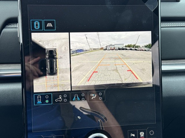 GMC Terrain Vehicle Full-screen Gallery Image 17