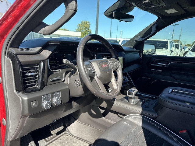 GMC Sierra 1500 Vehicle Full-screen Gallery Image 13