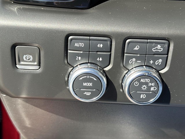 GMC Sierra 1500 Vehicle Full-screen Gallery Image 22