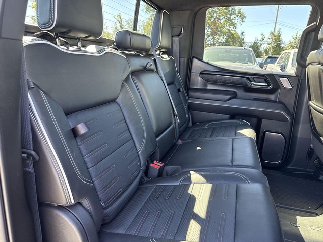GMC Sierra 1500 Vehicle Full-screen Gallery Image 32