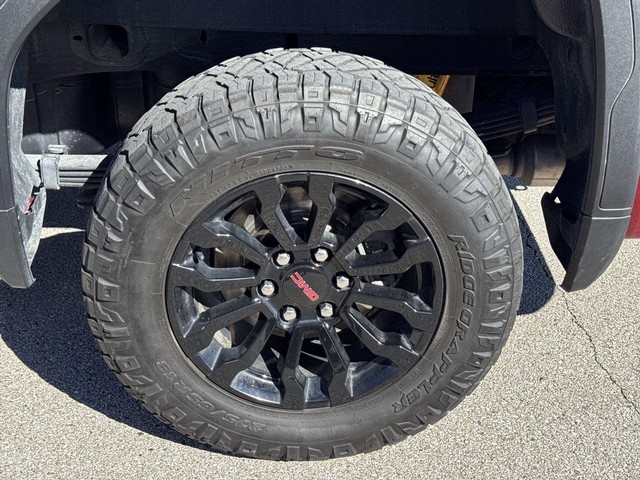 GMC Sierra 1500 Vehicle Full-screen Gallery Image 38