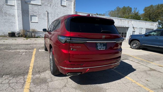 Buick Enclave Vehicle Full-screen Gallery Image 08