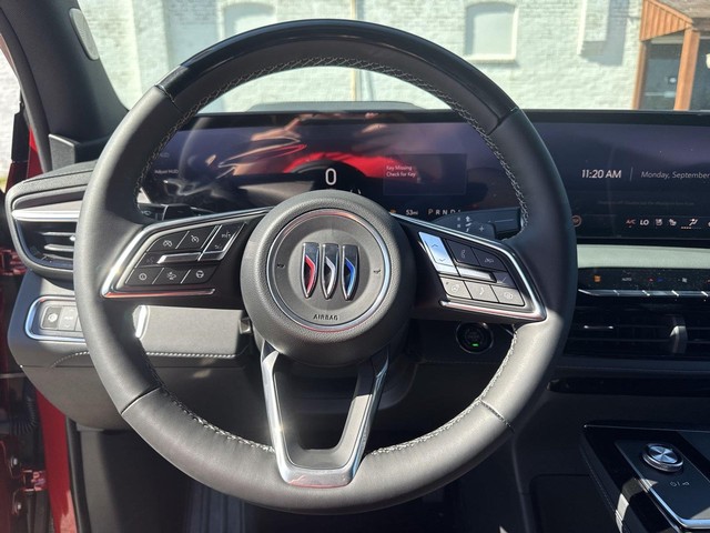 Buick Enclave Vehicle Full-screen Gallery Image 14