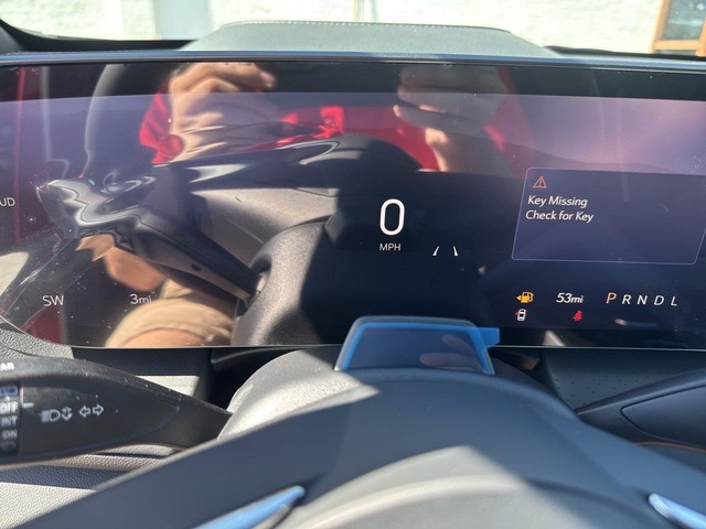 Buick Enclave Vehicle Full-screen Gallery Image 15