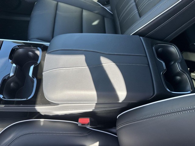 Buick Enclave Vehicle Full-screen Gallery Image 21
