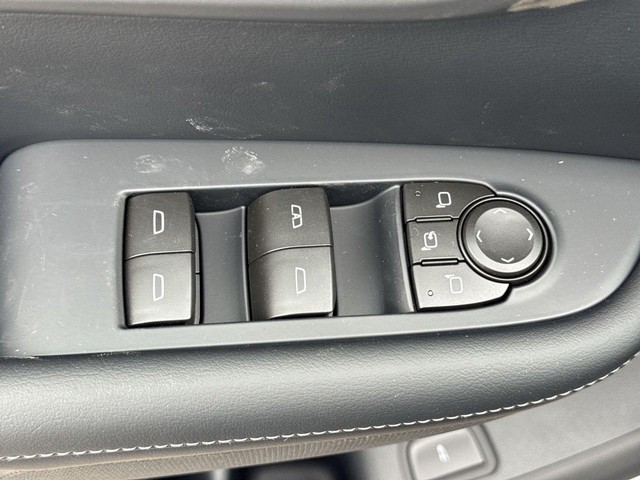 Buick Enclave Vehicle Full-screen Gallery Image 13