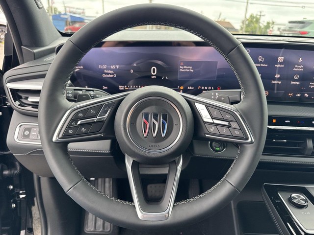 Buick Enclave Vehicle Full-screen Gallery Image 14