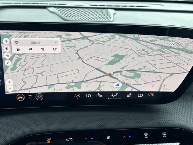 Buick Enclave Vehicle Full-screen Gallery Image 18