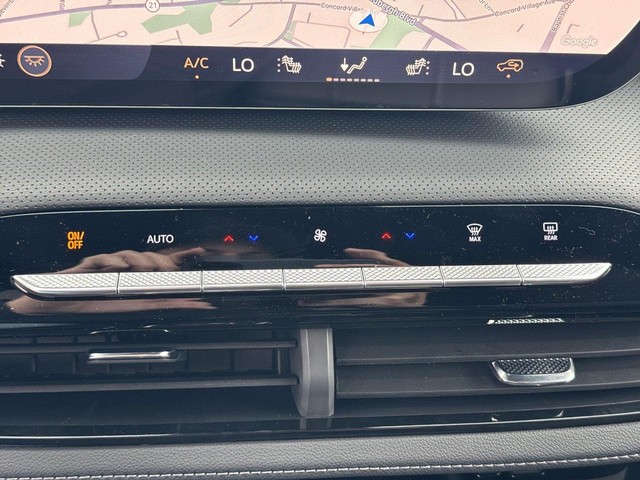 Buick Enclave Vehicle Full-screen Gallery Image 19