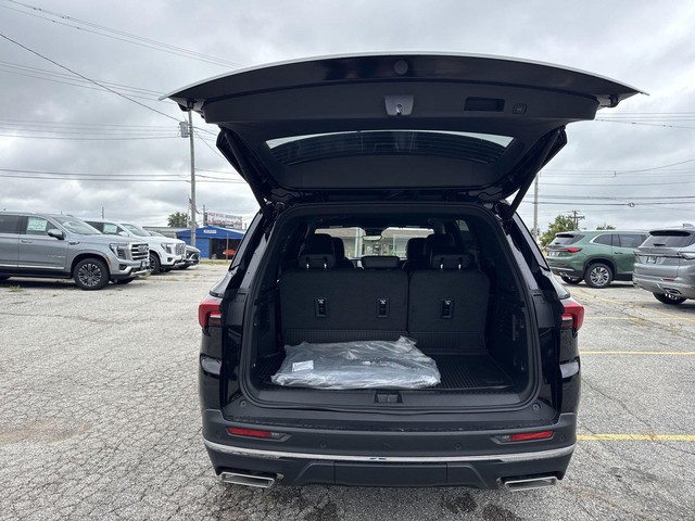 Buick Enclave Vehicle Full-screen Gallery Image 24