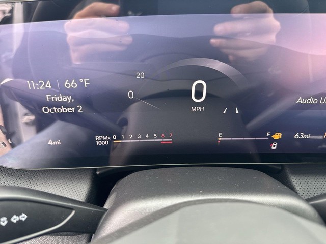 Buick Enclave Vehicle Full-screen Gallery Image 15